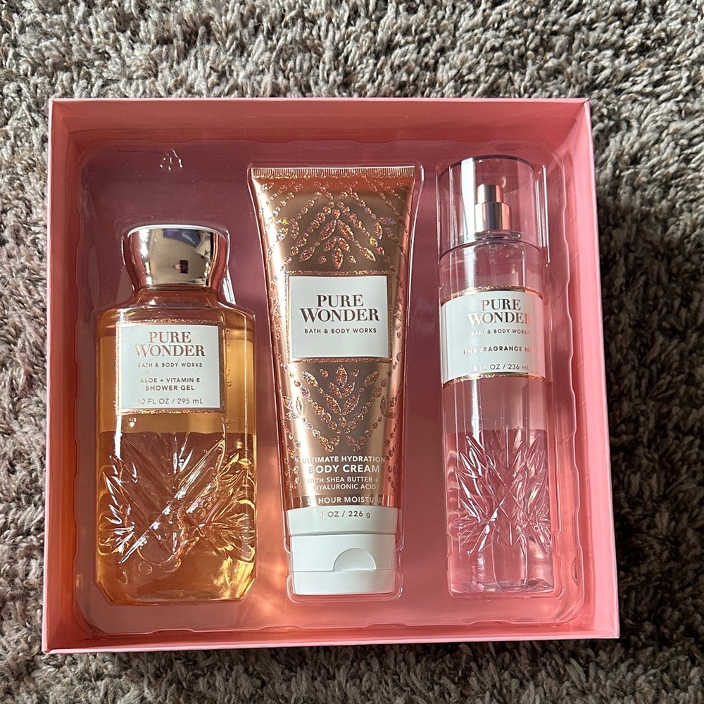 Bath & Body Works Pure Wonder Set - Gold and Pink